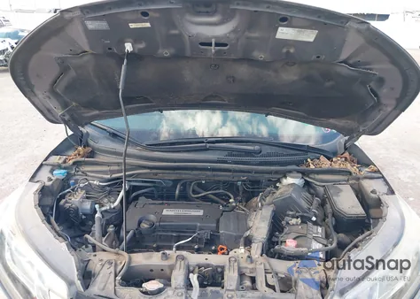 2015 Honda Cr-V Touring z USA, uszkodzony, nr VIN 5J6RM3H94FL020849